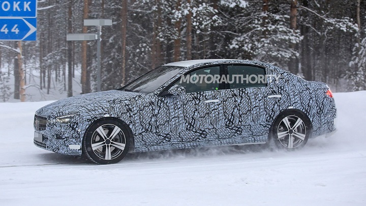 2021-mercedes-benz-c-class-spy-shots--photo-credit-s-baldauf-sb-medien_100734049.jpg