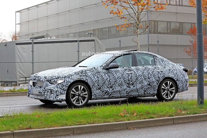 2021-mercedes-benz-c-class-sedan-w206-makes-spyshots-debut_14.jpg