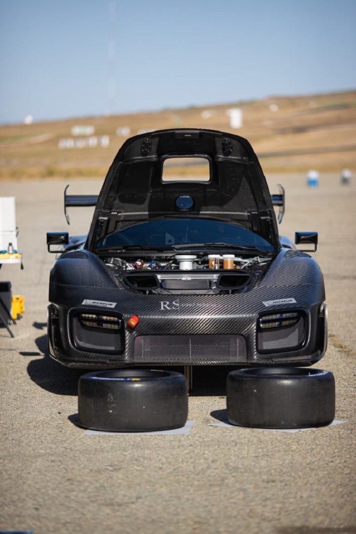 KW_Blog_EmotionEngineering_Zwart_Porsche_935_2019_134-683x1024.jpg