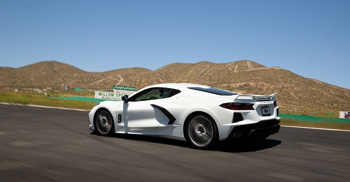 low_KW_V5_Corvette_C8_Fahraufnahme_002-1024x533.jpg