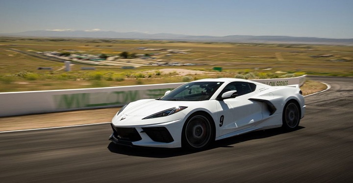 low_KW_V5_Corvette_C8_Fahraufnahme_001-1024x533.jpg