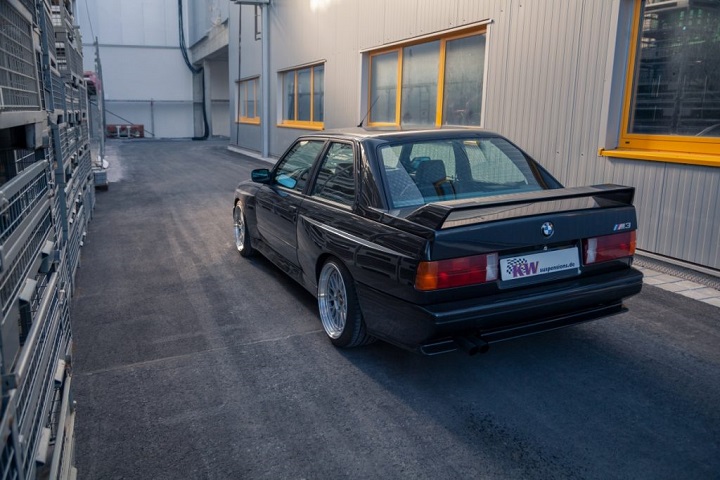 KW_Blog_BMW_M3_E30_KW_V3_Klassik_002-1024x683.jpg