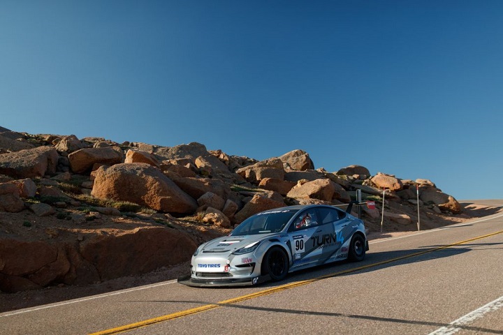 KW_Blog_Turn_14_Pikes_Peak_Test_Model_3_Tesla_010.jpg