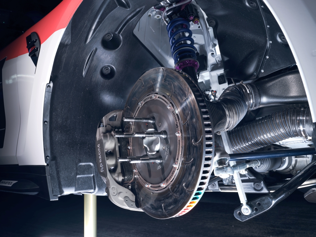 BMW_M4_KW_Solid_Piston_Racing_GT4-Fahrwerk_KW_Blog_010-1.jpg