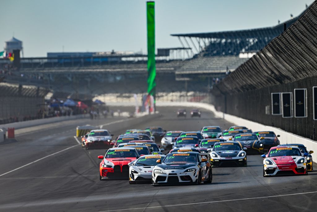 low_KW_SRO_Motorsports_America_004.jpg