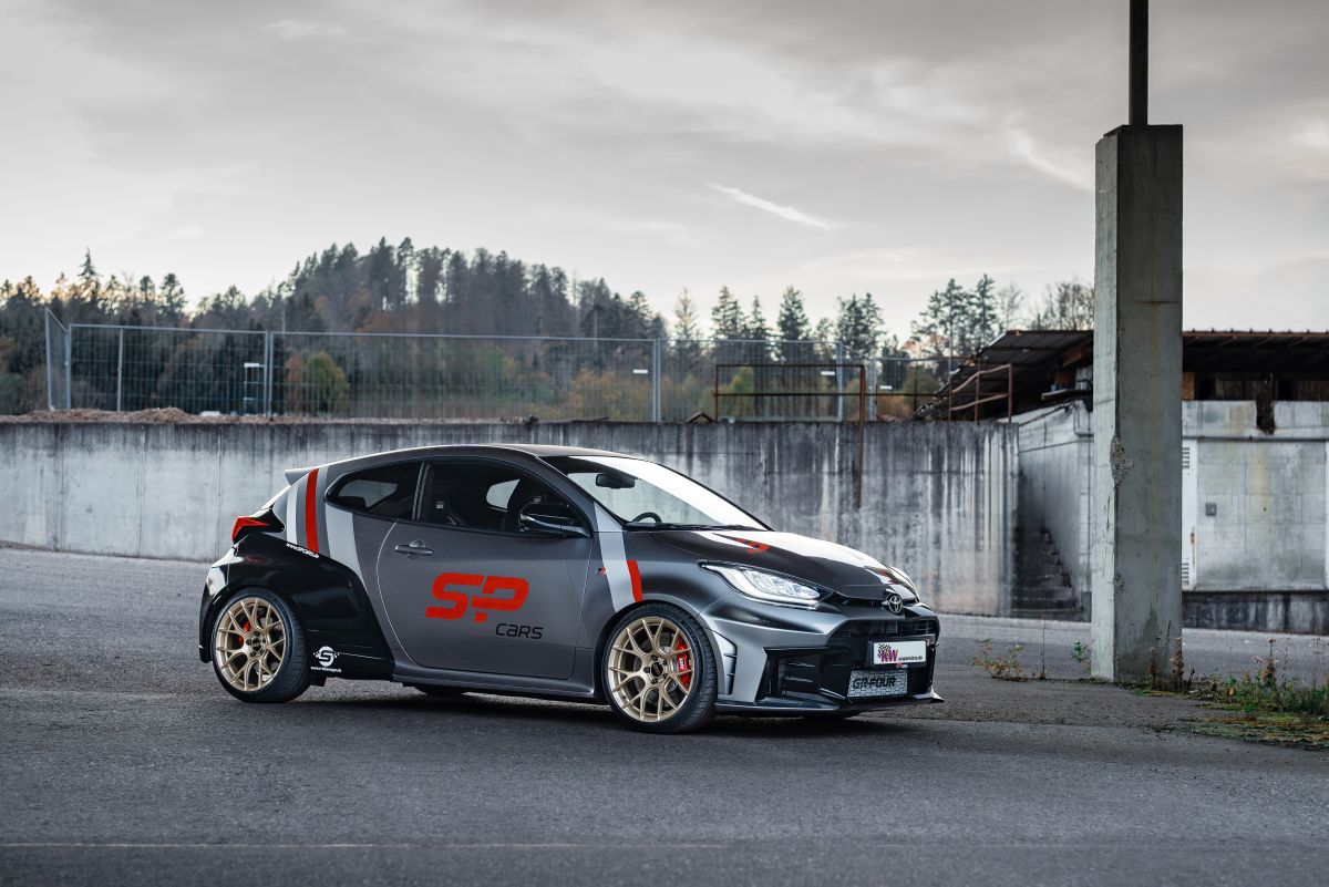 low_KW_V3_Toyota_GR_Yaris_Facelift_Standaufnahme_001.jpg