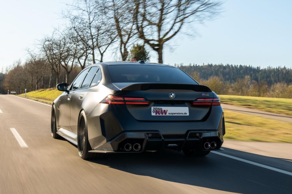 KW_Blog_BMW_M5_G90_KW_V4_Gewindefahrwerk_0006-e1744726778908-1024x681.jpg