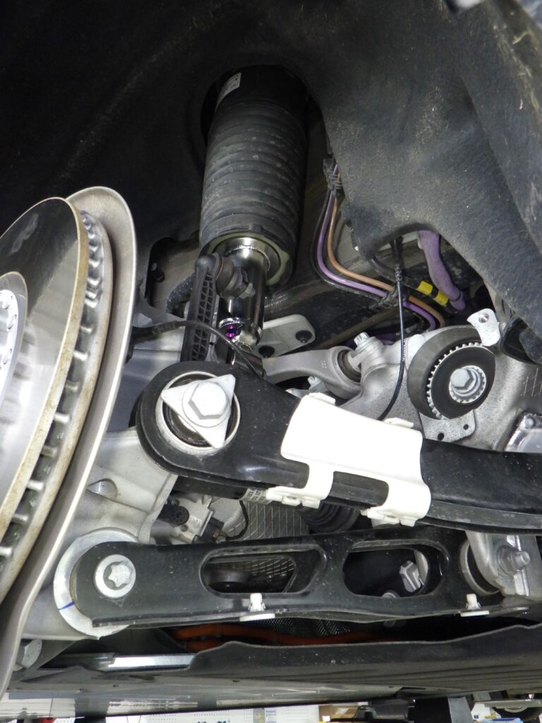 1787197745723590.jpg KW_Blog_KW_V3_BMW_i5_xDrive40_M60_xDrive_0017-768x1024.jpg