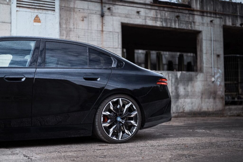 1787197795473604.jpg KW_Blog_KW_V3_BMW_i5_xDrive40_M60_xDrive_0005-1024x683.jpg