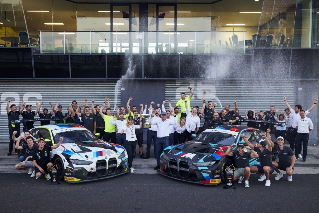 BMW赛车客户团队在巴瑟斯特12小时耐力赛中获得胜利！