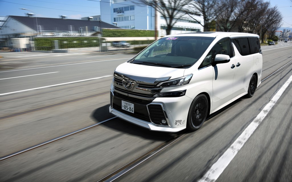 听说现在“货车”都流行降低？——Toyota Alphard KW V3 发布！